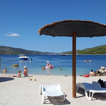 Apartmani I & J Seric Seget Vranjica Exterior foto