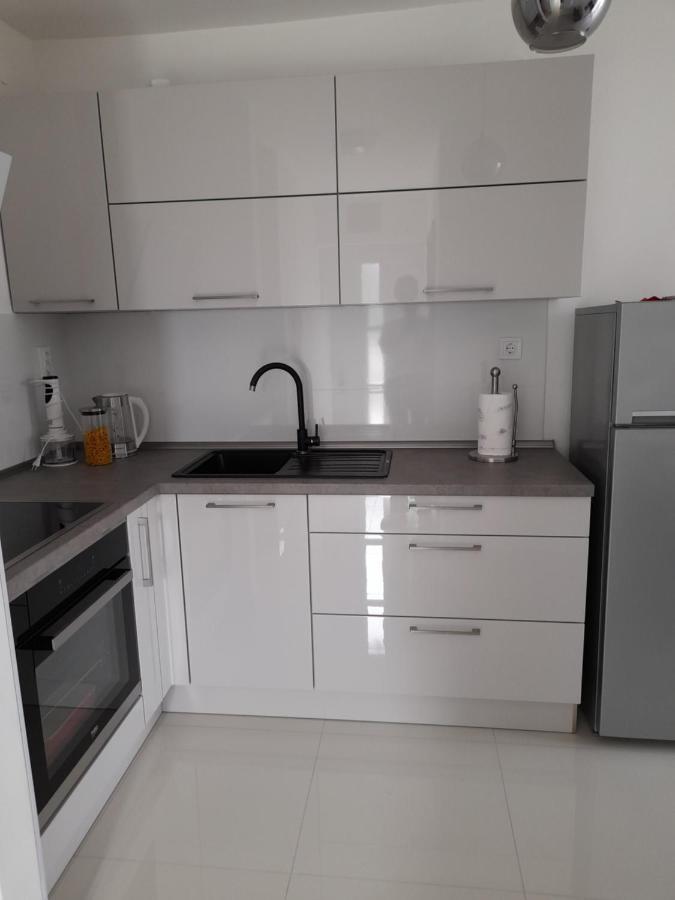 Apartmani I & J Seric Seget Vranjica Exterior foto