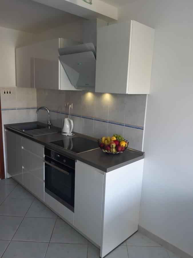 Apartmani I & J Seric Seget Vranjica Exterior foto