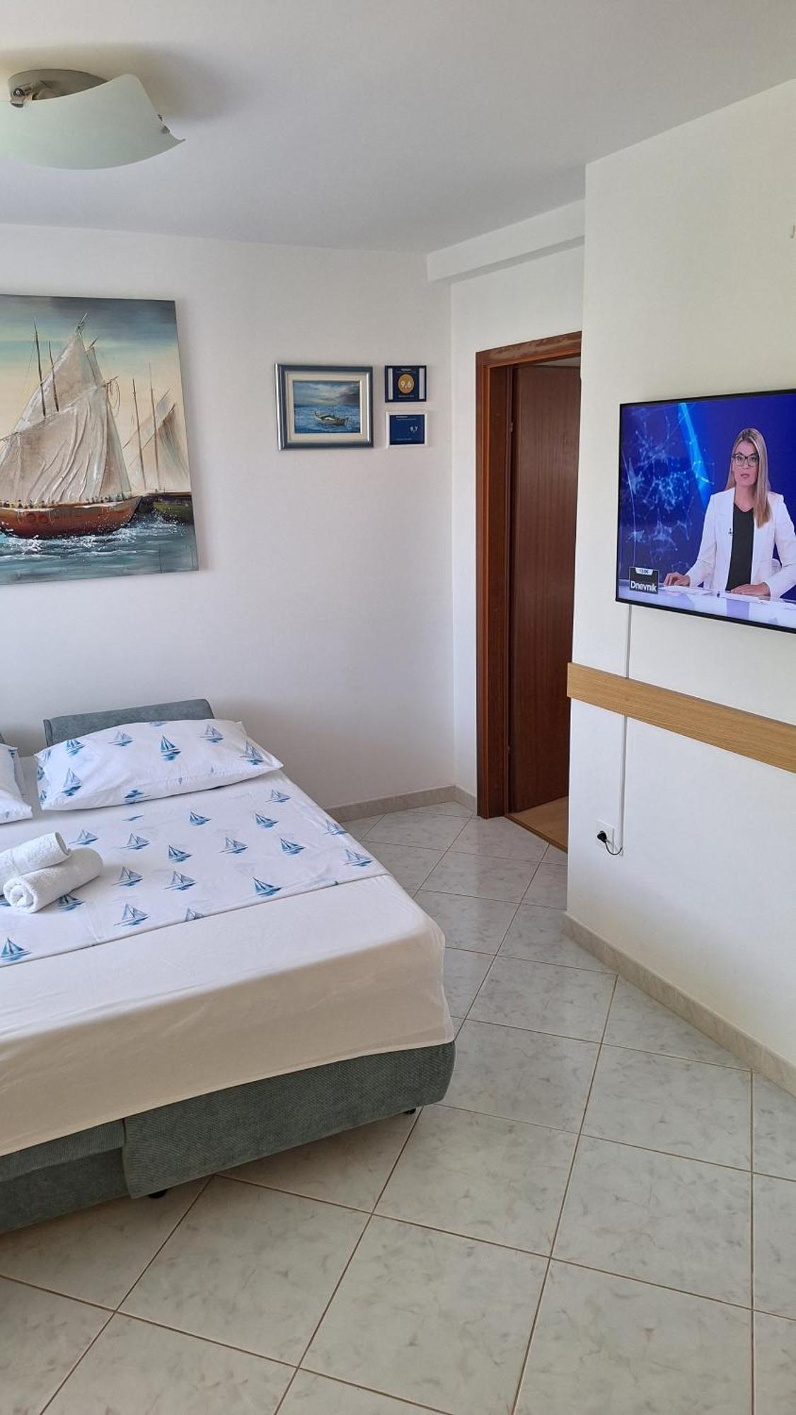 Apartmani I & J Seric Seget Vranjica Exterior foto
