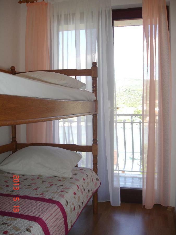 Apartmani I & J Seric Seget Vranjica Exterior foto